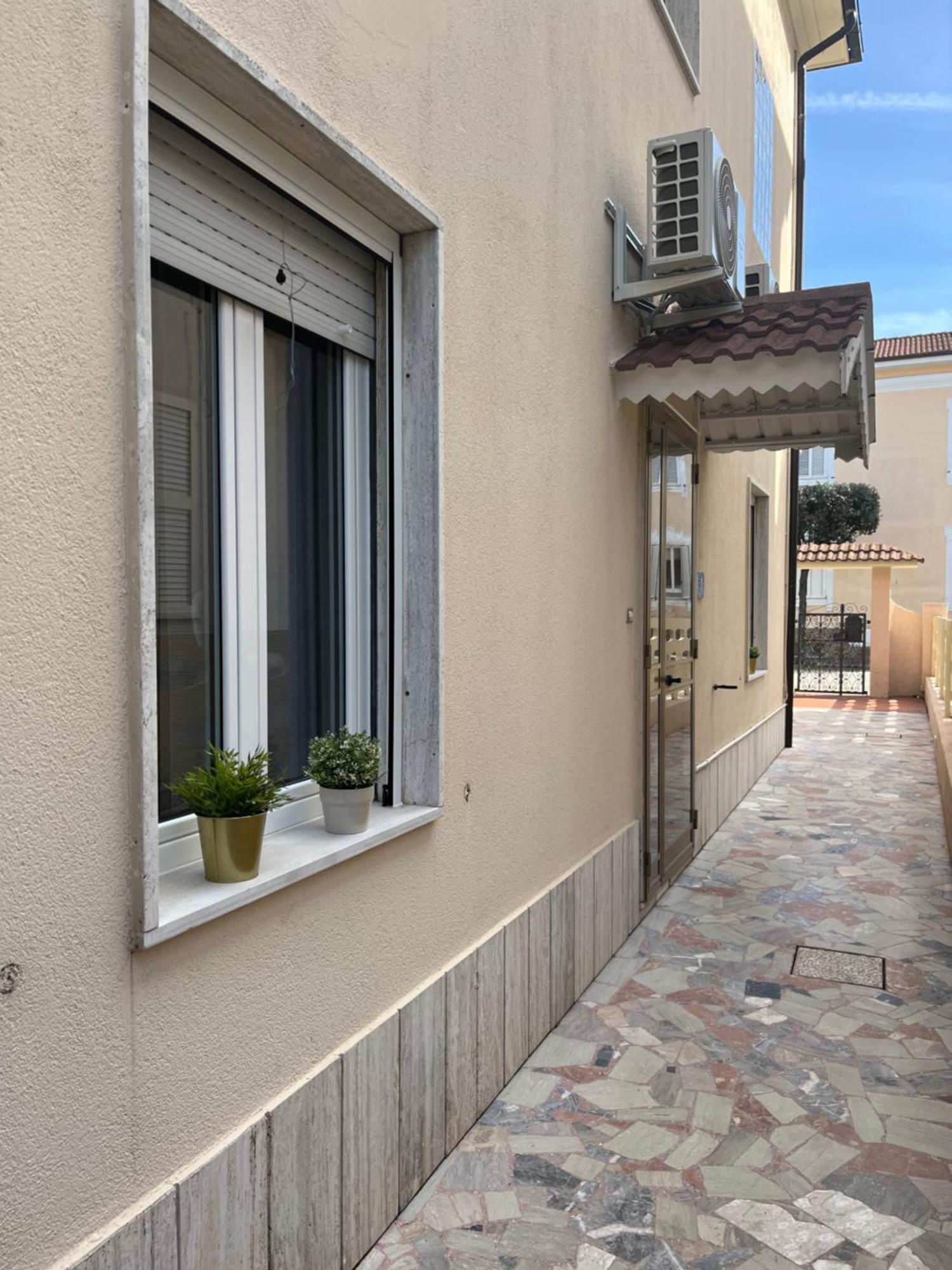 Bouganville Casa Vacanza Ambiente Climatizzato Con Wi Fi Pineto Εξωτερικό φωτογραφία