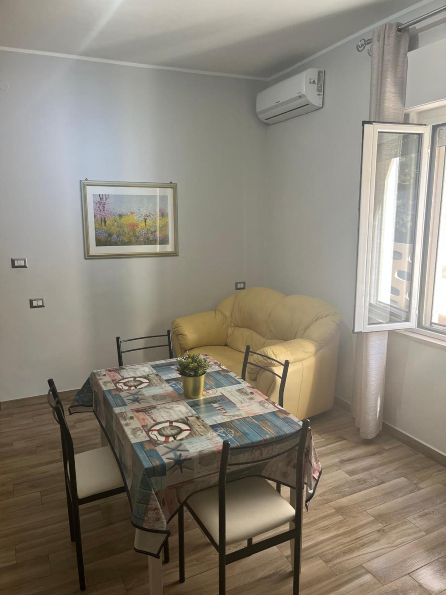 Bouganville Casa Vacanza Ambiente Climatizzato Con Wi Fi Pineto Εξωτερικό φωτογραφία