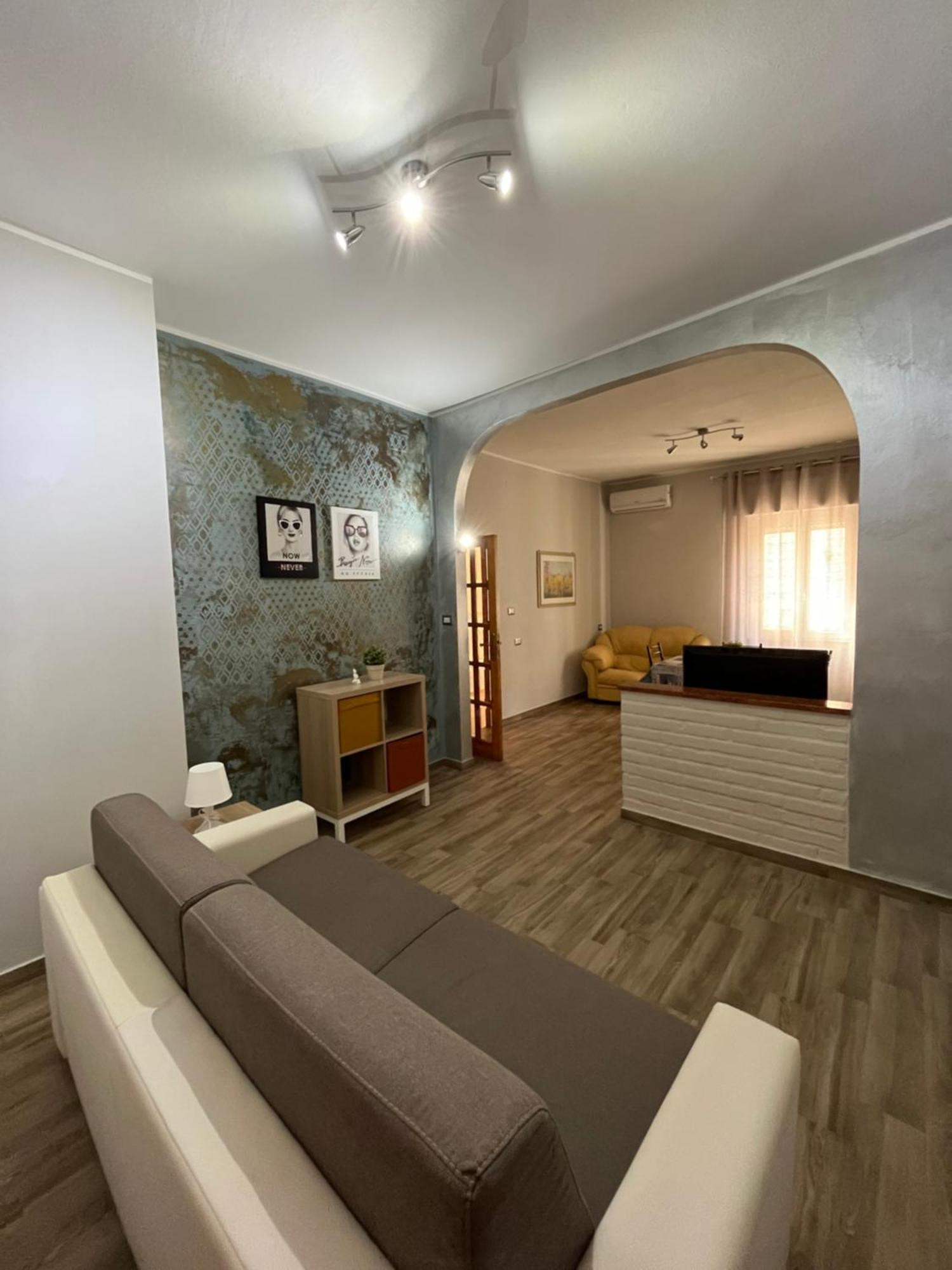 Bouganville Casa Vacanza Ambiente Climatizzato Con Wi Fi Pineto Εξωτερικό φωτογραφία