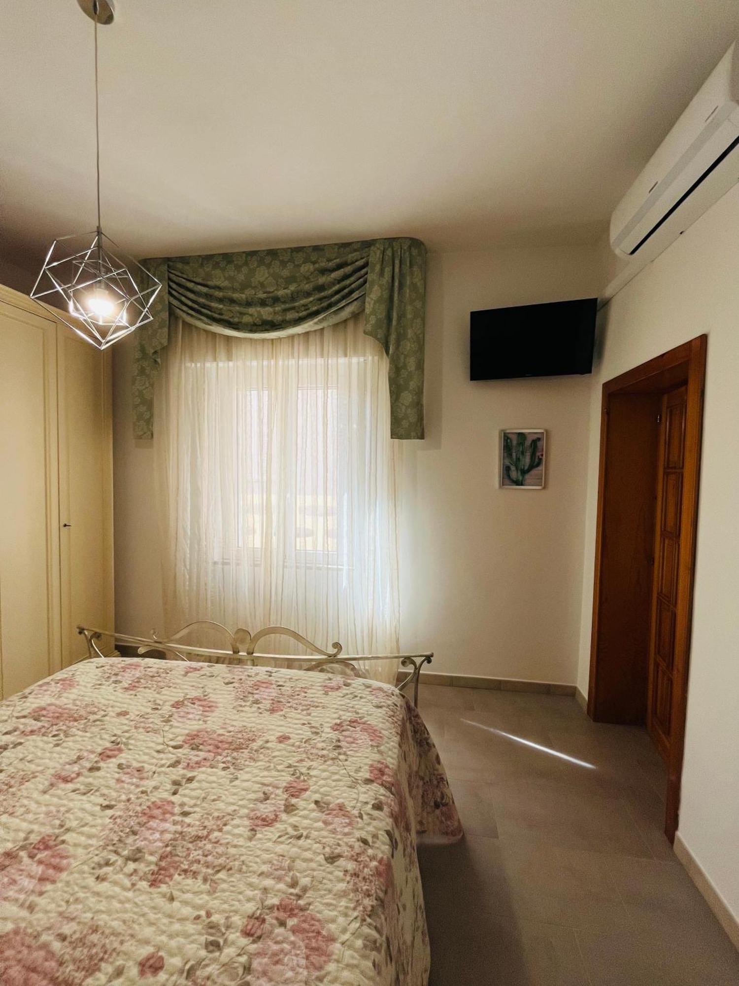 Bouganville Casa Vacanza Ambiente Climatizzato Con Wi Fi Pineto Εξωτερικό φωτογραφία