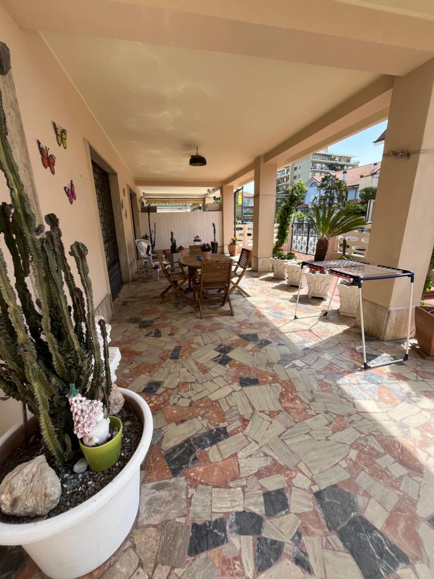 Bouganville Casa Vacanza Ambiente Climatizzato Con Wi Fi Pineto Εξωτερικό φωτογραφία